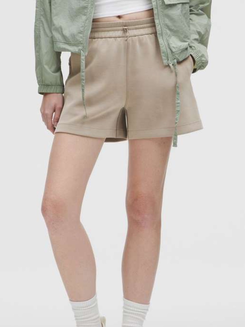 Lululemon Softstreme High-Rise Short 4" Size 6